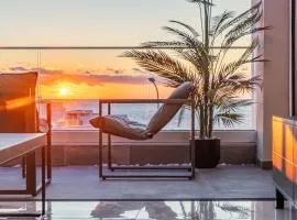 HiddenGems Residences 202 - The LXR Penthouse - Pool & Beach Steps