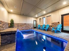 Scenic Retreat - Indoor Pool, Hot Tub & Game Room, vila v destinaci Pigeon Forge
