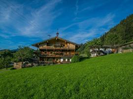 Tiroler Bauernhaus mit Panoramablick, hotel v destinaci Reith im Alpbachtal