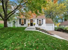 Beautiful Benson Cottage with Year-Round Hot Tub