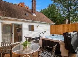 Beautiful Benson Cottage with Year-Round Hot Tub