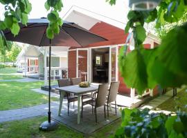 Lodge in Brabant with Cozy Covered Terrace, hotel v destinaci Oirschot