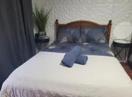 Private room with parking and bathroom