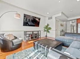 HUGE Cozy Jersey City Oasis with Double Balcony - 20 mins to NYC