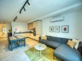 Stylish, spacious 3 bedrooms, 2 bathrooms KBAS1-2