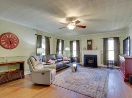 Charming Georgetown Home - Walk to Downtown!