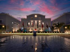 لاس ساليناس فلل فندقية بمسابح, hotel dengan parkir di Jazan