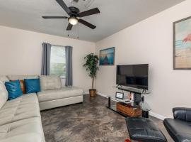 Luxurious 2 bedroom near Innisbrook Golf Resort!, hotel a Tarpon Springs