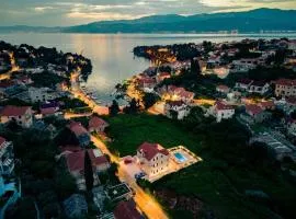 Seaside luxury villa with a swimming pool Splitska, Brac - 23815