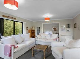 Methven central 3 bedroom house- Colcord, hotel en Methven