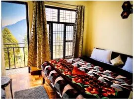 MUSSOORIE HOTEL M A L L - R O A D - K A A F A L Near Zero Point and Gurudwara Sahib - Free Wi-Fi with Parking available - Hygiene & Spacious Room - BEST HOMESTAY IN MUSSOORIE
