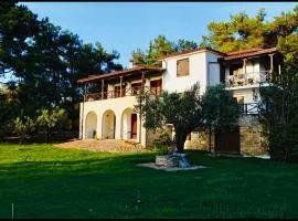 villa King Filippos by the sea
