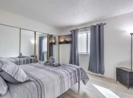 Modern Comfort Near Vegas Attractions! Sleeps 6!