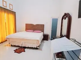 RedDoorz at Family Syariah Homestay kotamobagu