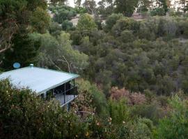 Casa Salvador, homestay in Flagstaff Hill