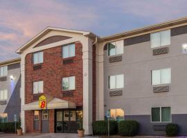 Super 8 by Wyndham Bedford DFW Airport West, hotel v destinaci Bedford