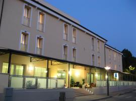 Hotel Fontanelle, hotel in zona Aeroporto di Forlì - FRL, Fratta Terme