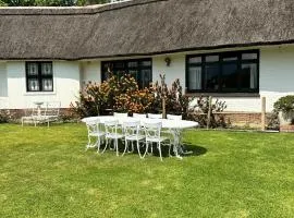 Warm Welcoming Cottage - Your Perfect Getaway