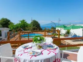 Appartamento in Villa con Terrazzo e Vista Golfo
