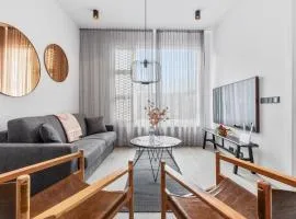 Vibrant Hafnatorg I Spacious Property with Expansive Garage