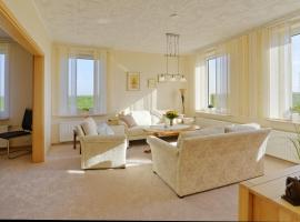 Moderne Fewo "Elbblick de luxe" direkt am Elbdeich bei Moldenhauer, hotel in Twielenfleth