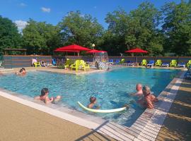 Camping la Plage Lot Vallée de la Dordogne Rocamadour, hotel v destinaci Meyronne