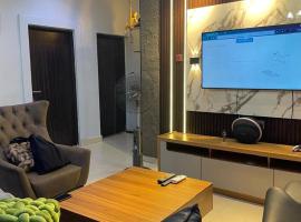 2 BEDROOM HOME AWAY FROM HOME WITH - 1 BEDROOM Option, hotel v destinaci Sagisa