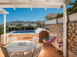 Villa Helena Santorini- Private Plunge Pool & BBQ