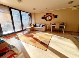 Cozy open space home near Old city center of Timisoara with private parking space