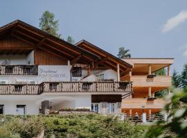 Hotel Berghaus Rosengarten, hotel v destinaci Nova Levante