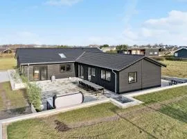 5 Bedroom Beautiful Home In Haderslev