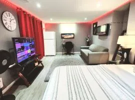 Staycation Studio Apartment, Private kitchen , Washroom, Micro Gym & Free Onsite Parking