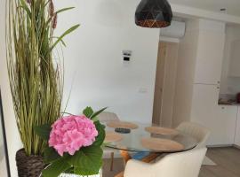 Zonnig appartement met ruim terras, residentie Sealor, hotel v destinaci De Panne