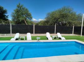 Chañar y Algarroba, отель в городе Кафайяте