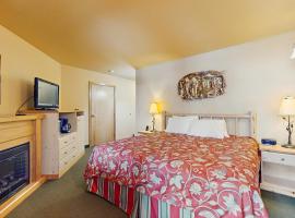 Icicle Village Resort Condo #408, hotel v destinaci Leavenworth