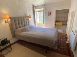 Joli T2 in Cap Corse, hotel s parkiri&scaron;čem v mestu Ersa