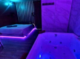 L&A Home and Spa, baignoire jacuzzi, hotel din Montigny-sur-Vence