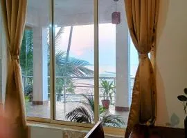 GS Home on the Bay- Super Sea & Garden view Glass studio apartment