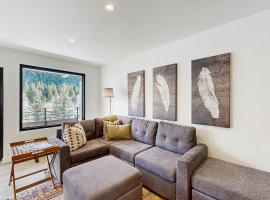Ketchum में, होटल Limelight Base Camp Condo. Ski, bike, & adventure!
