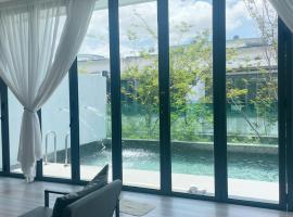 Luxury, Affordable and Spacious Private Villa with Swimming Pool & Jacuzzi for 20 plus ppl Cyberjaya