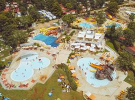 Valamar Camping Lanterna - Roan、ポレッチのホテル