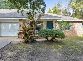 Sunset Getaway Spacious Retreat Near Beaches & Local Attractions
