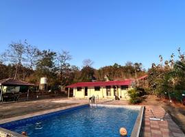 Travelhood Resort, hotel v destinaci Dhamni