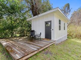 Coastal Cabana Studio - Close to beach and Mississippi City, hotel en Gulfport
