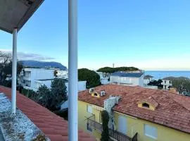 M416 Marcelli, mansarda vista mare a pochi passi dalla spiaggia