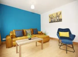 Gainsborough View By N And N Stays, Perfect for Contractors and Workers Visiting Cardiff, Pvt Off Road Parking, Close to Cardiff Bay & international sports village, long stay disc available, Fast Wifi