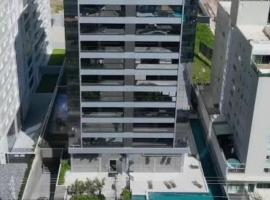 Apartamento 100m da Praia Brava - Itajaí, hotel in Itajaí