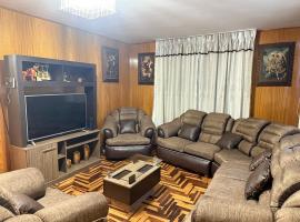 Amplio departamento con jacuzzi, alojamiento con cocina en Puno