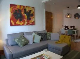3BDR Town House in the Heart of Holyhead - Free Onsite Parking