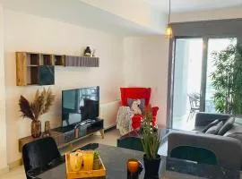New Modern 2BD aprt with shared rooftop pool B2